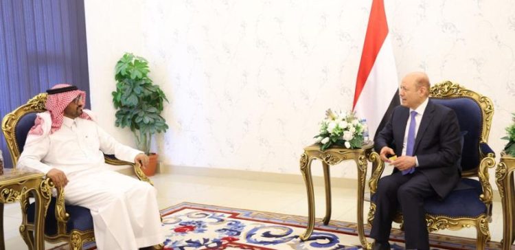President al-Alimi receives Chairman of Political, Military Team