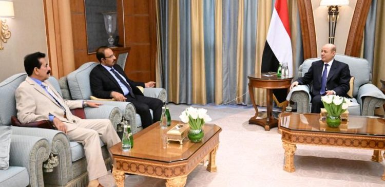 President al-Alimi receives Governors of Hadhramout, Jawf